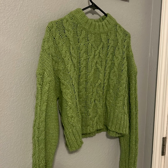 NWT FOREVER 21 Green Cable Knit Drop-Sleeve Sweater - Picture 3 of 6